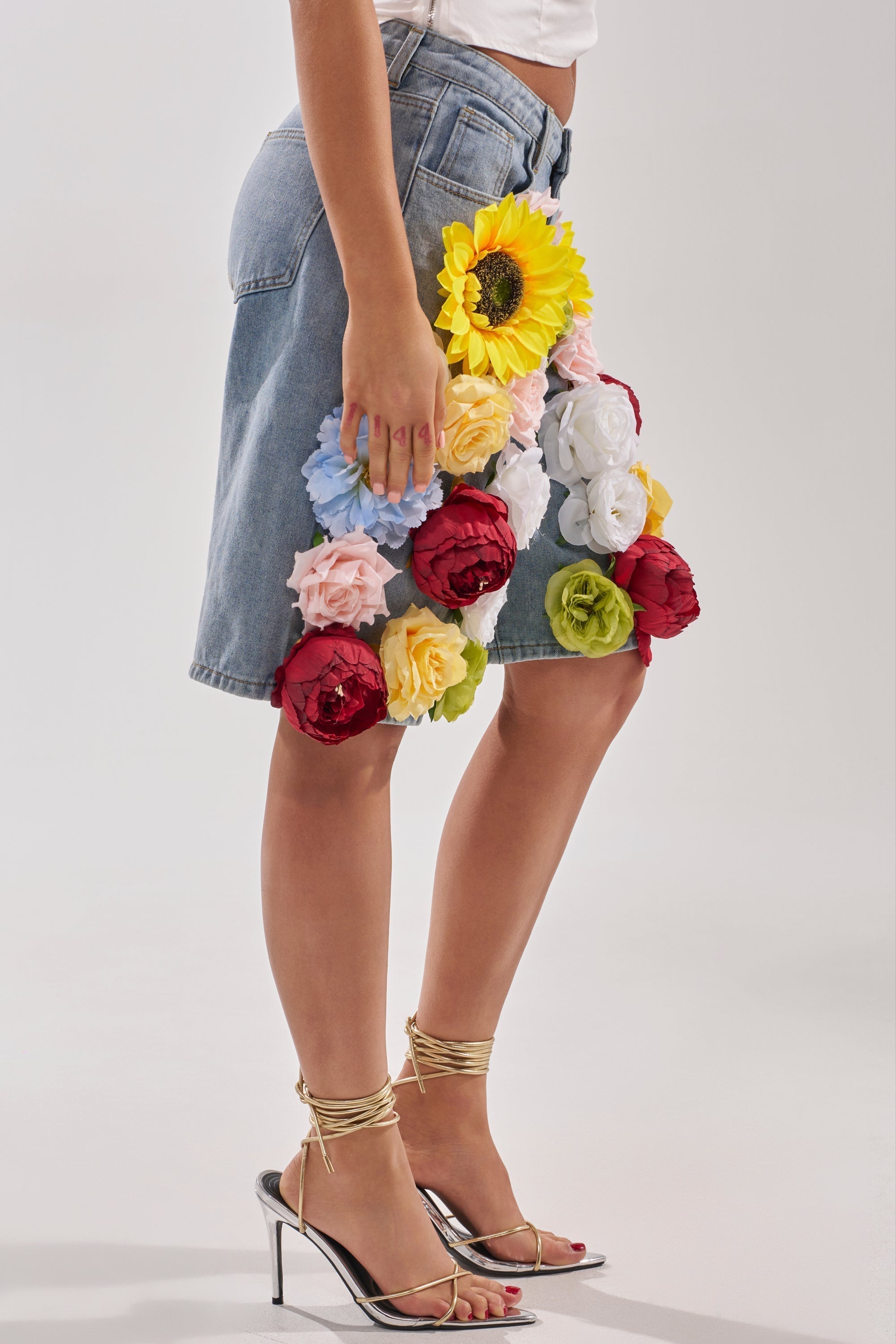 FLOWER POWER BERMUDA SHORT