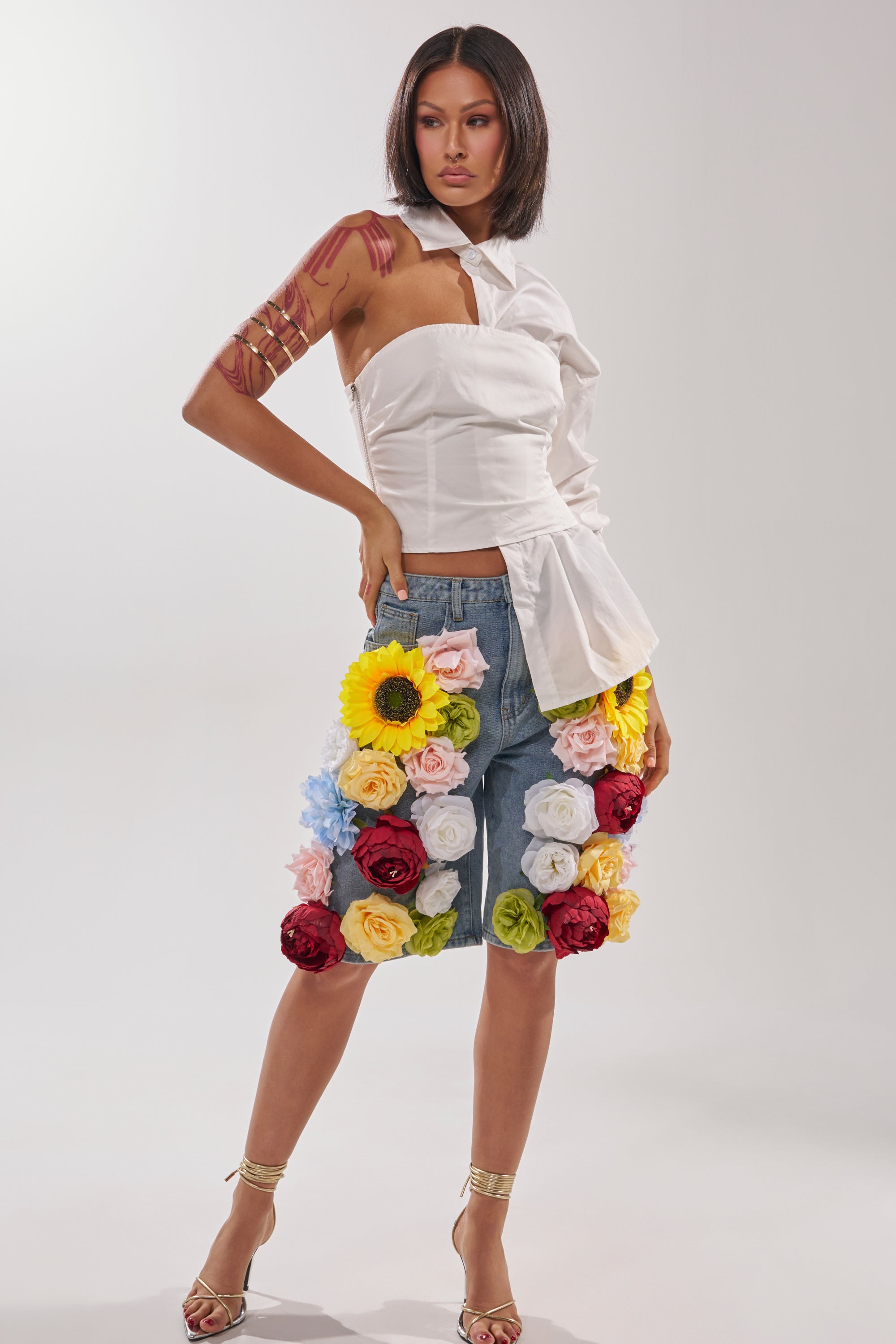 FLOWER POWER BERMUDA SHORT