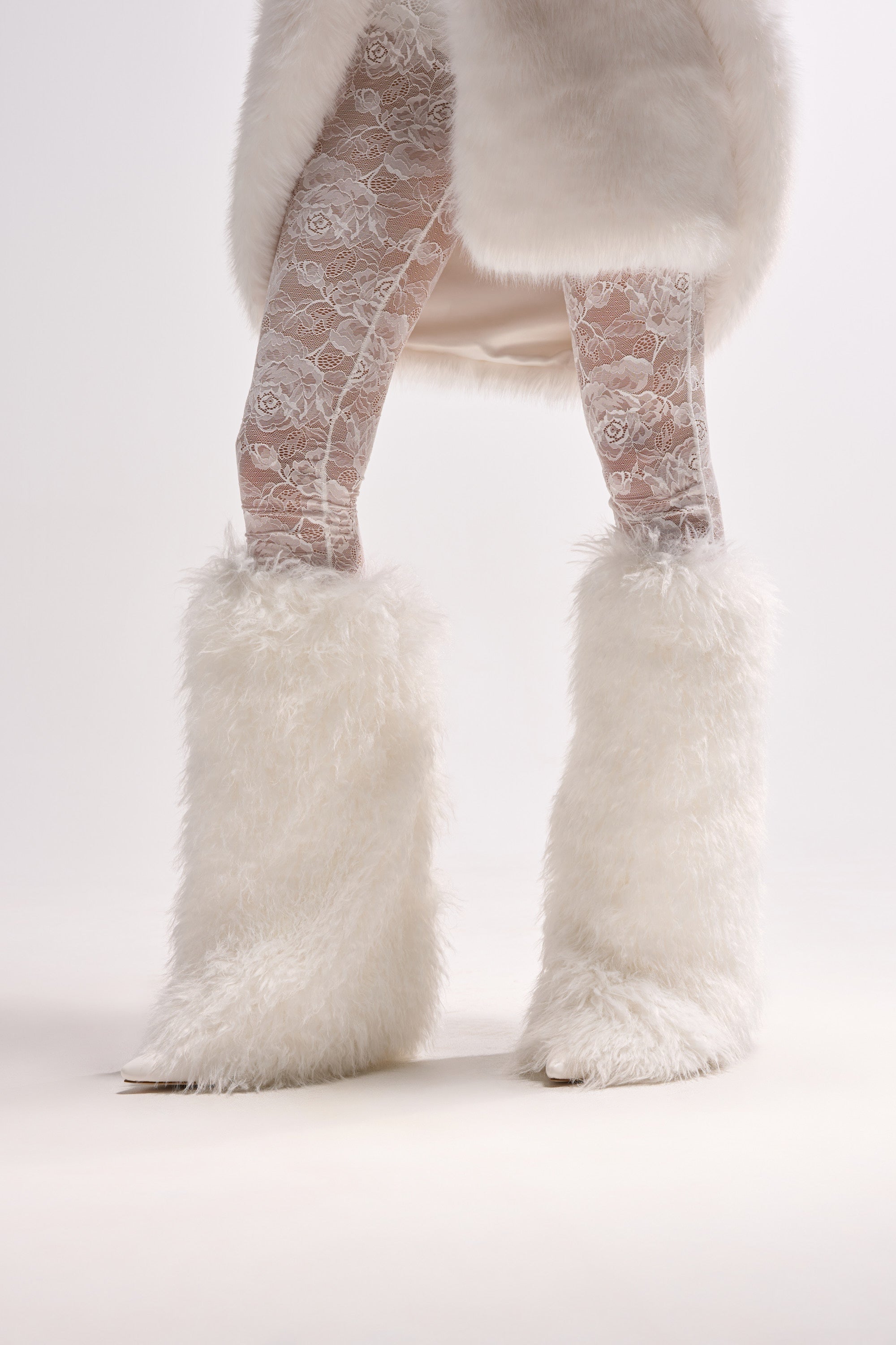 AZALEA WANG ARETE WHITE FUR STILETTO BOOT