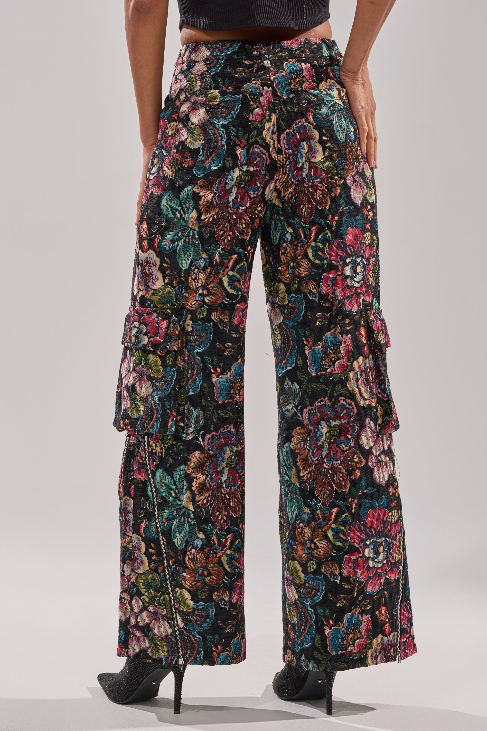 PRETTY LITTLE LADY BROCADE TROUSER