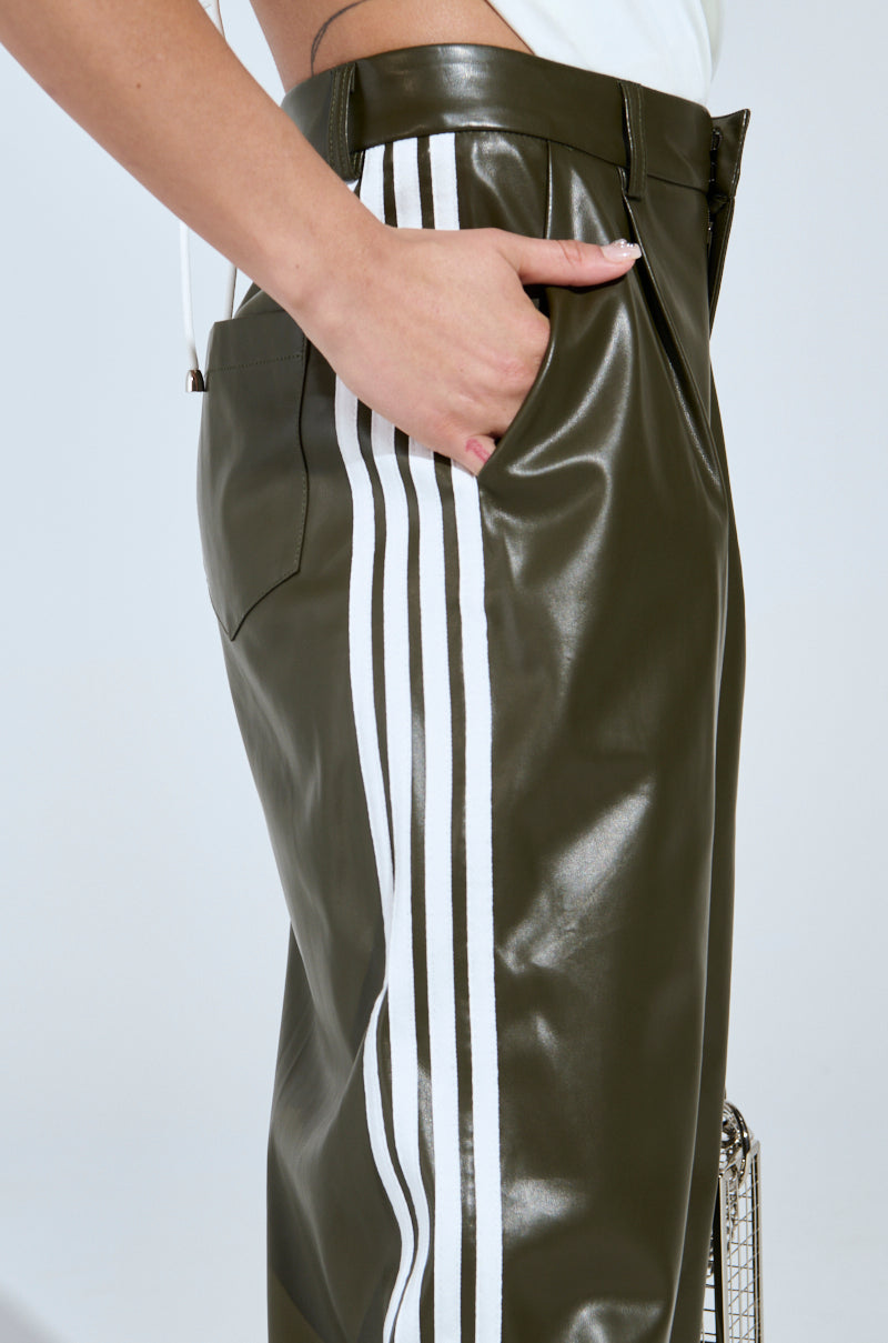 DAY TIME LOVIN TROUSER IN OLIVE