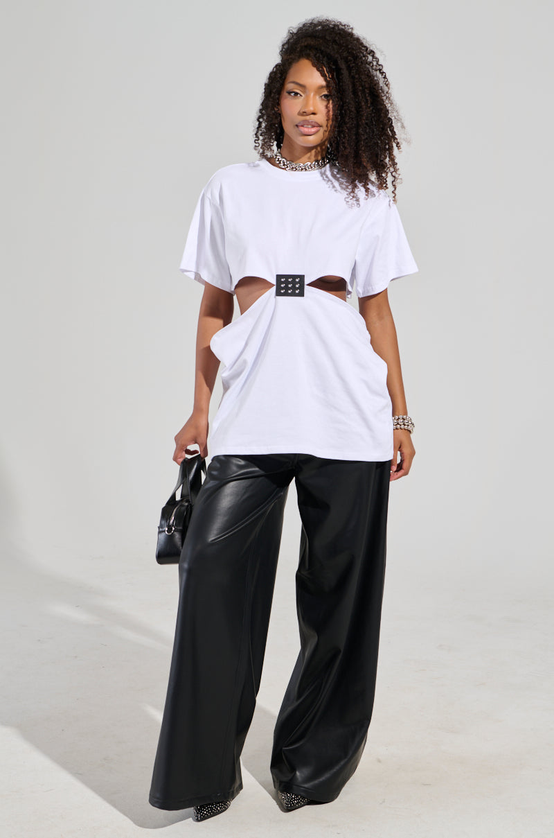 GIRL BOSS MOMENTS CUT OUT T-SHIRT