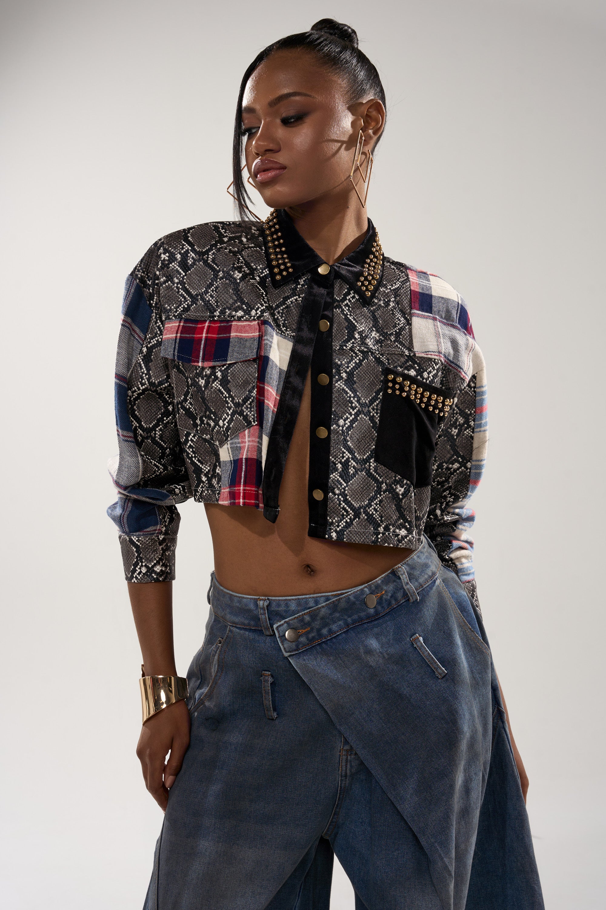 GUESS WHATS NEXT PLAID BUTTON DOWN