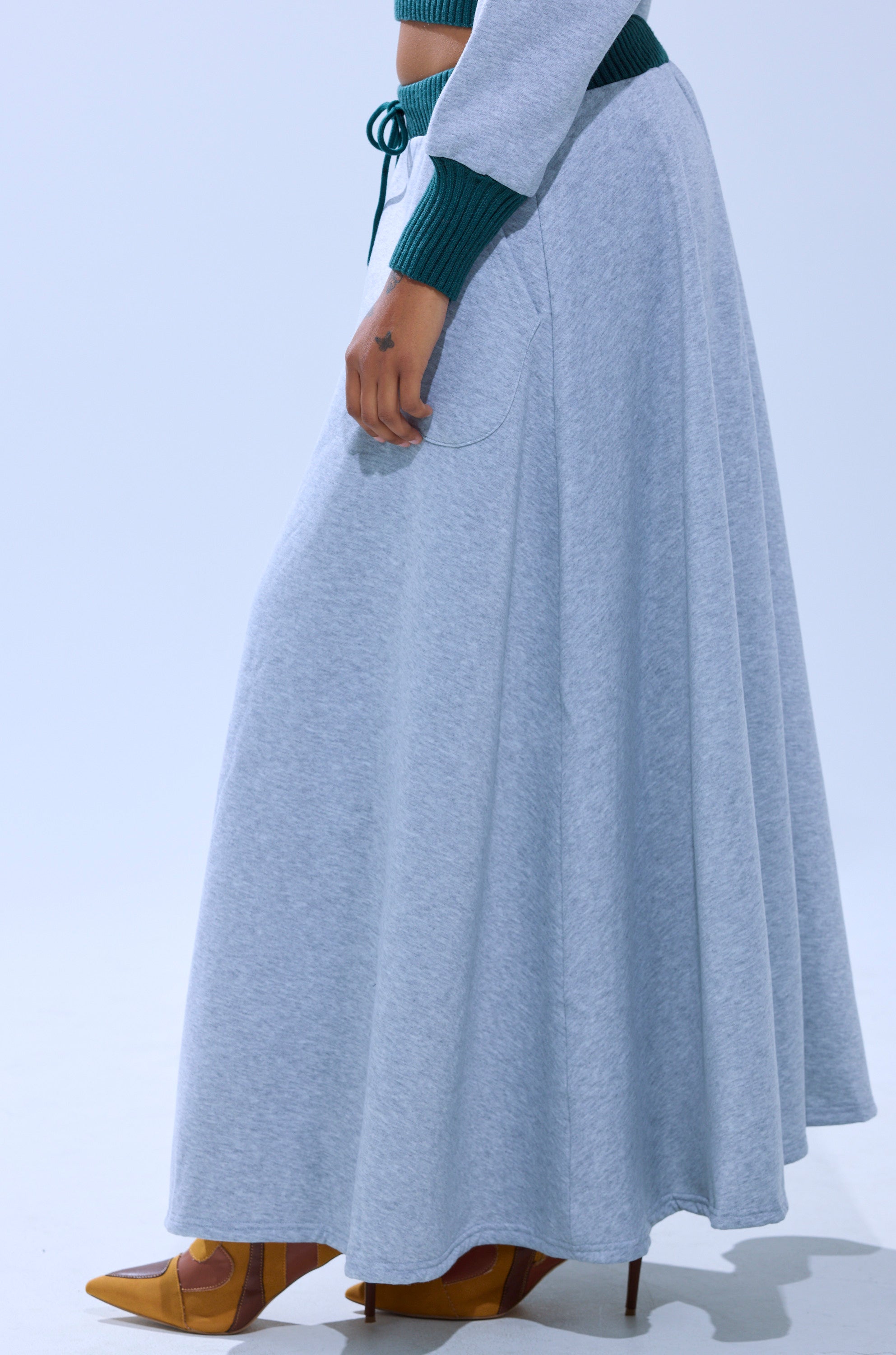 COLLEGIATE FRENCH TERRY MAXI SKIRT