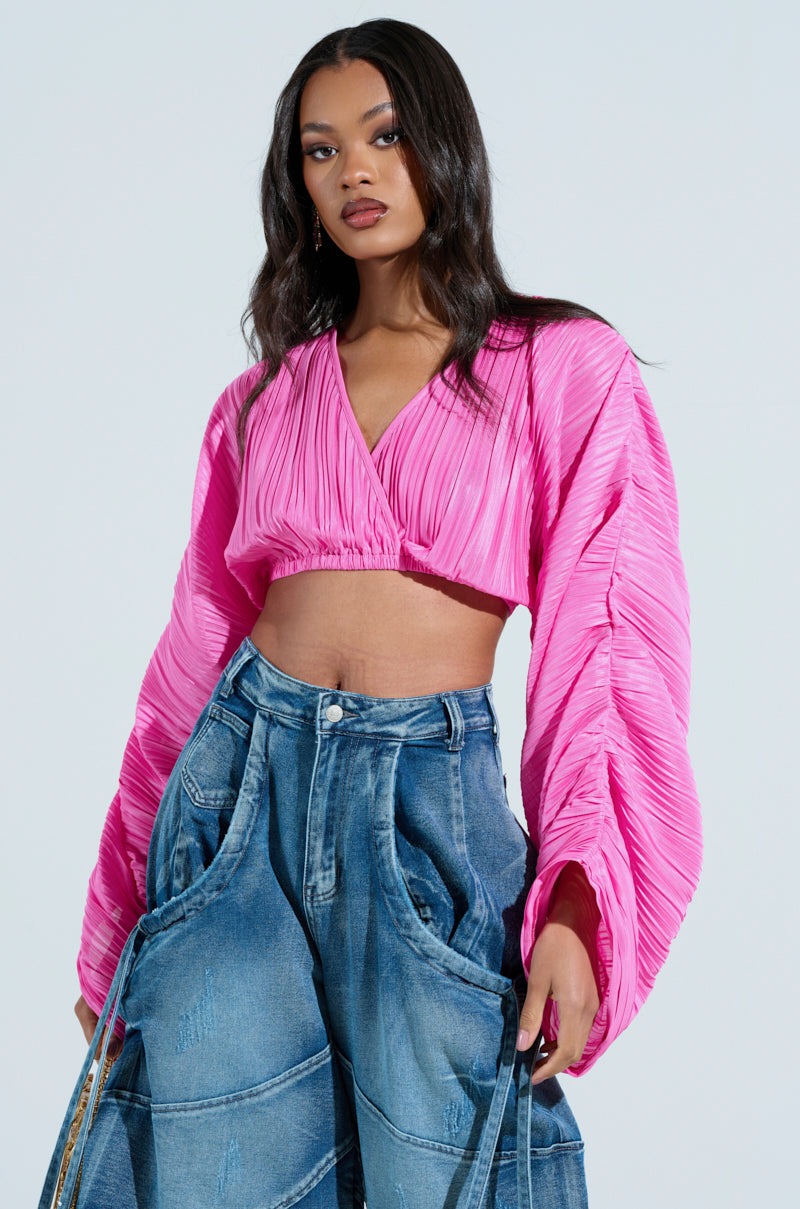 CROPPED PLISSE RUCHED SLEEVE BLOUSE