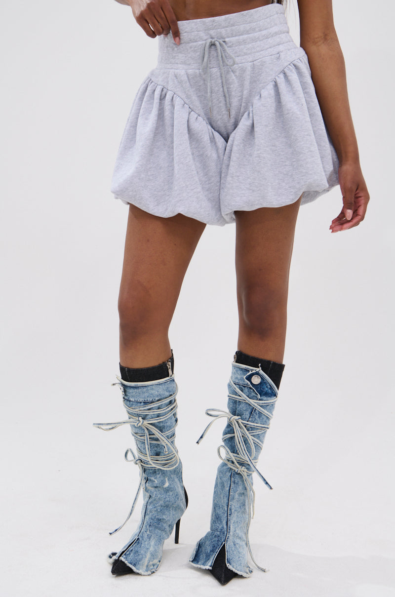 HEATHERED BUBBLE SHORT