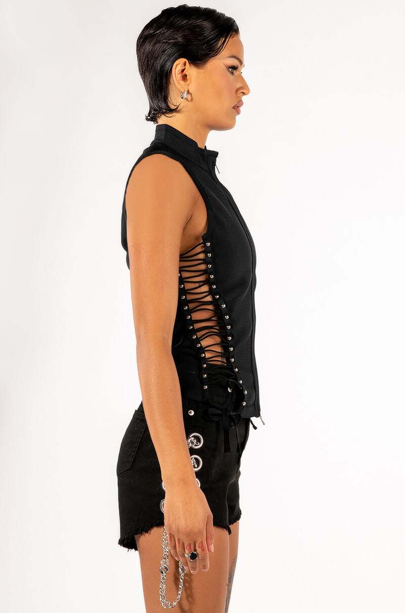 ABCDEFU LACE UP MOCK NECK SLEEVELESS BANDAGE TOP