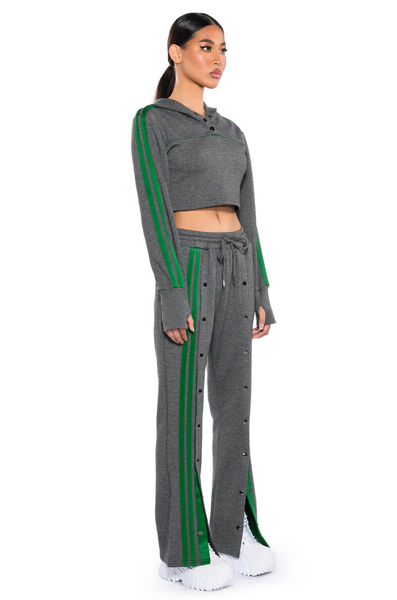 ACQUAINTED SNAP FRONT WIDE LEG SWEATPANT