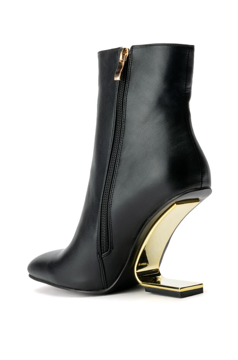 AZALEA WANG ARIANNA SMOOTH VEGAN LEATHER WEDGE BOOTIE IN BONE