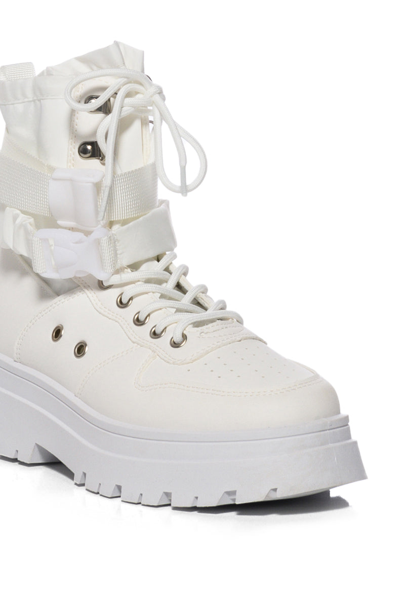 AZALEA WANG PEACHY MONOCHROMATIC SNEAKER IN WHITE