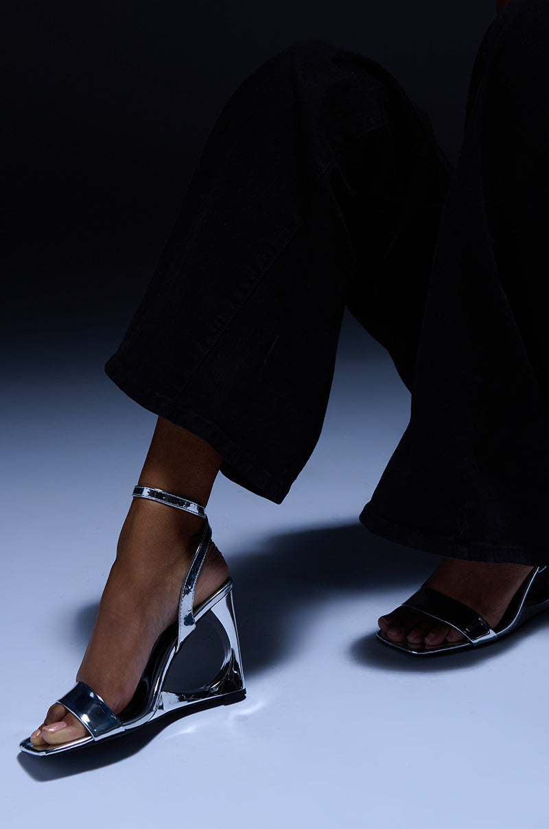 AZALEA WANG SHARLA SILVER CUT OUT WEDGE HEEL SANDAL