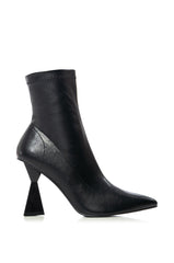 AZALEA WANG TARANTO NOVELTY HEEL BLACK BOOTIE