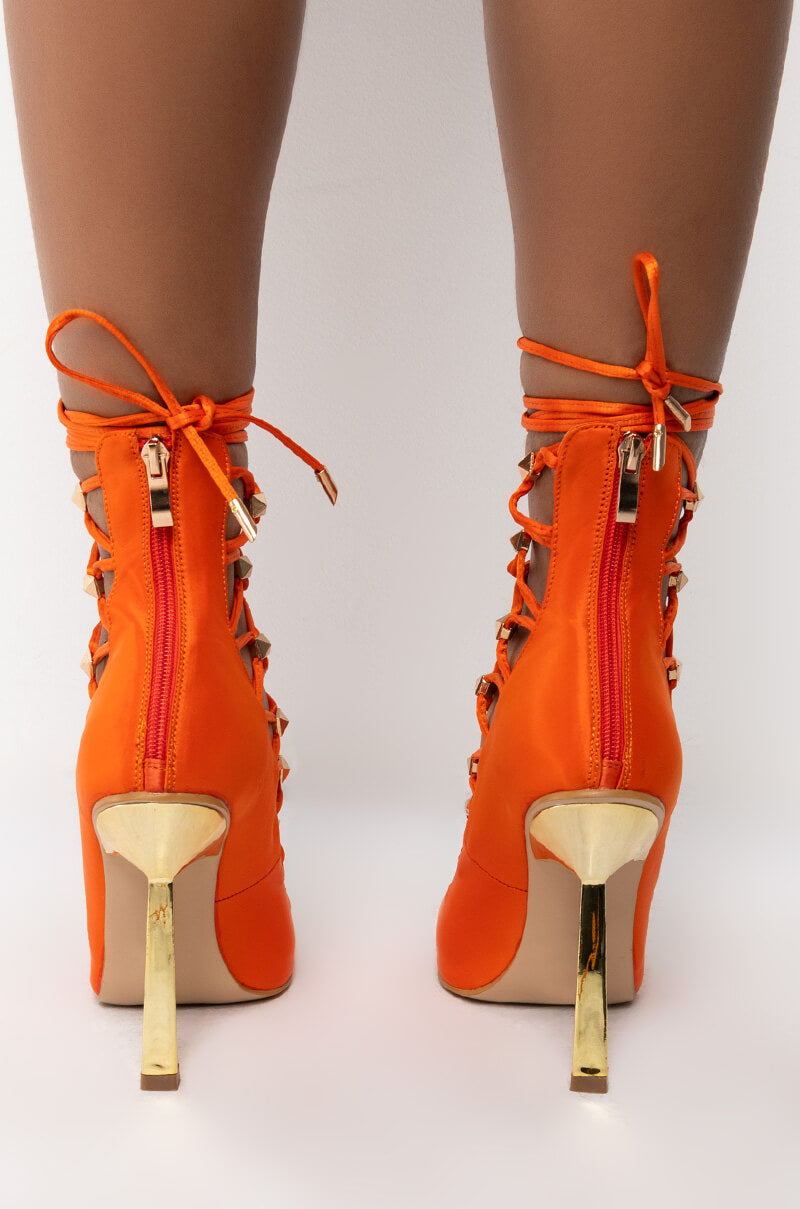AZALEA WANG TURN IT DOWN STILETTO PUMP IN ORANGE