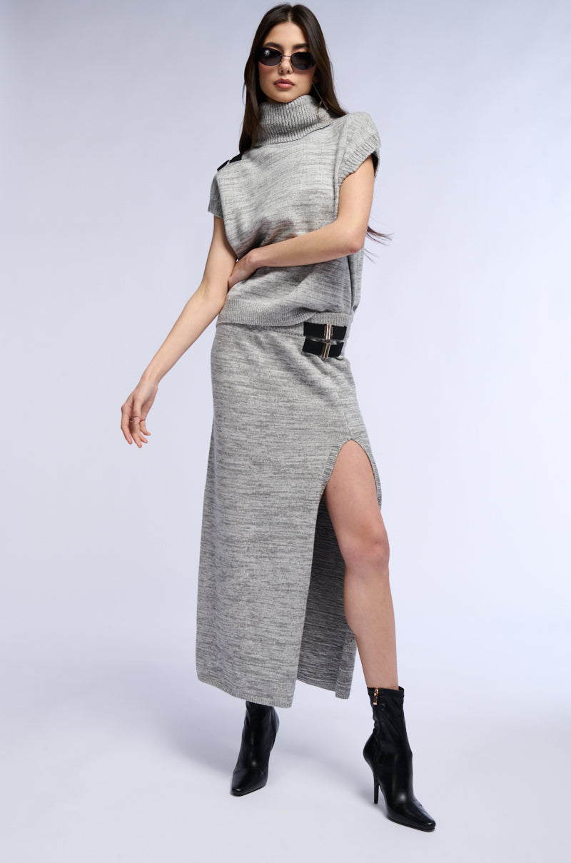 BUCKLE UP SLEEVELESS TURTLENECK SWEATER TOP