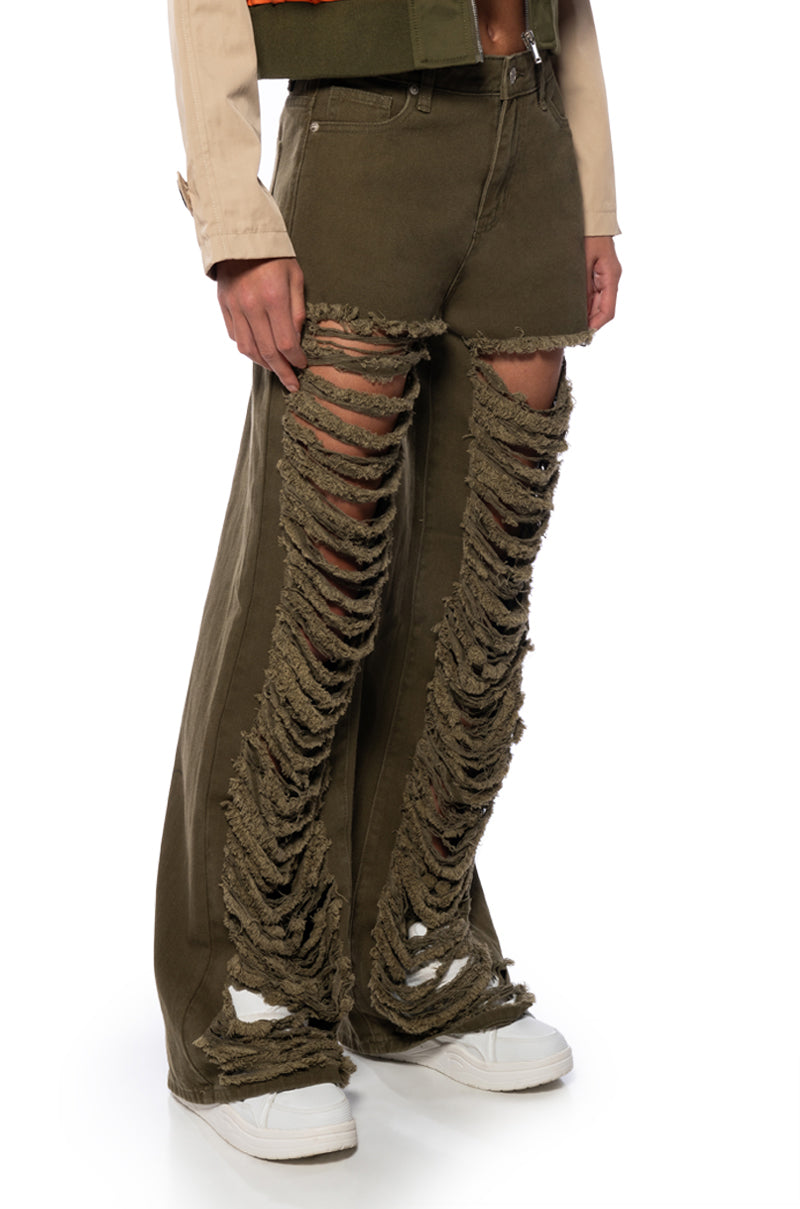 CALCULATED MOVES WIDE LEG DISTRESSED JEAN