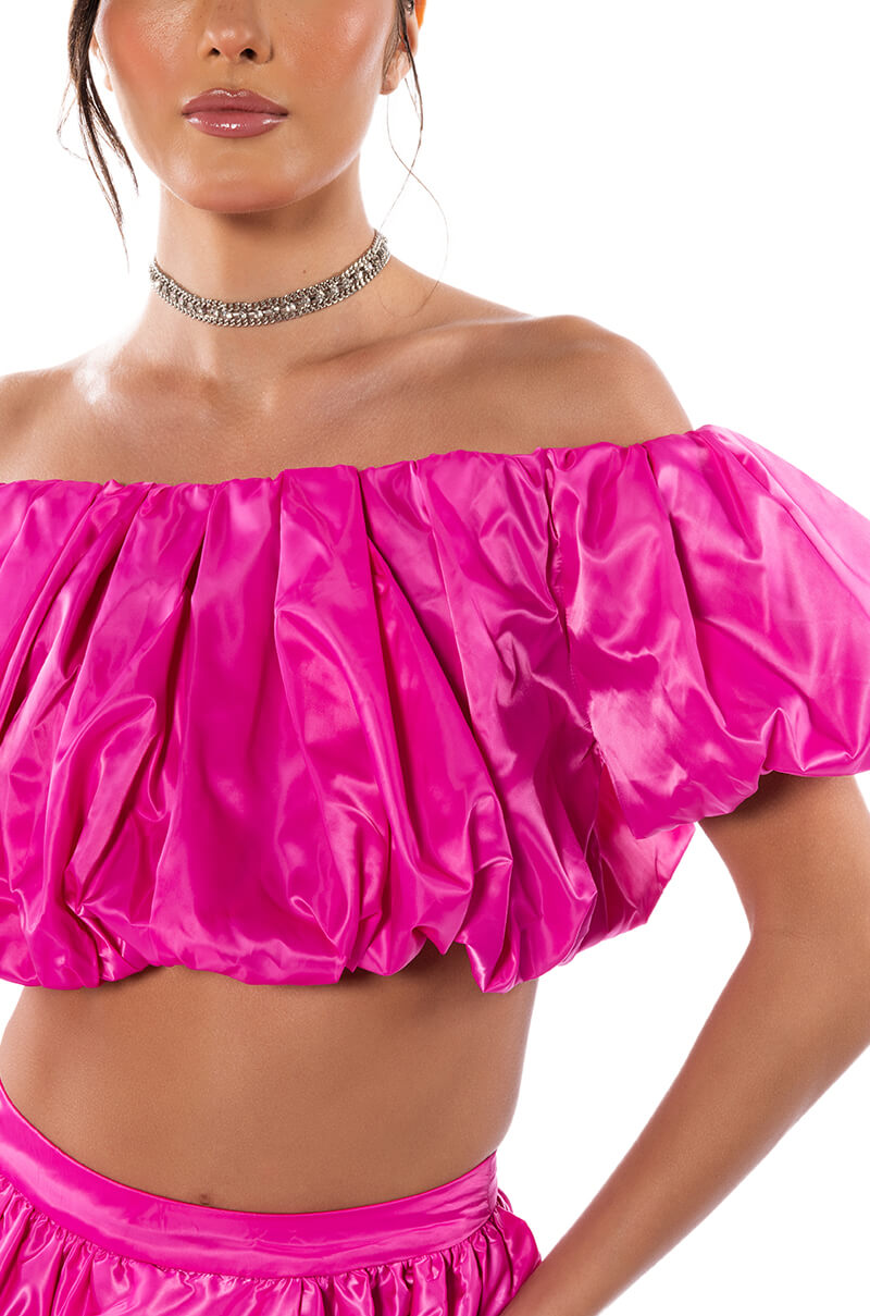 DRESS LIKE ROYALTY VOLUME CROP TOP