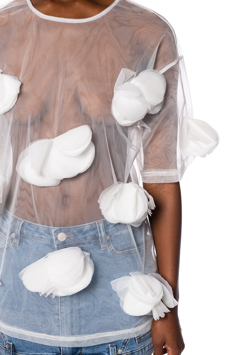 IN BLOOM FLORAL APPLIQUE MESH T SHIRT