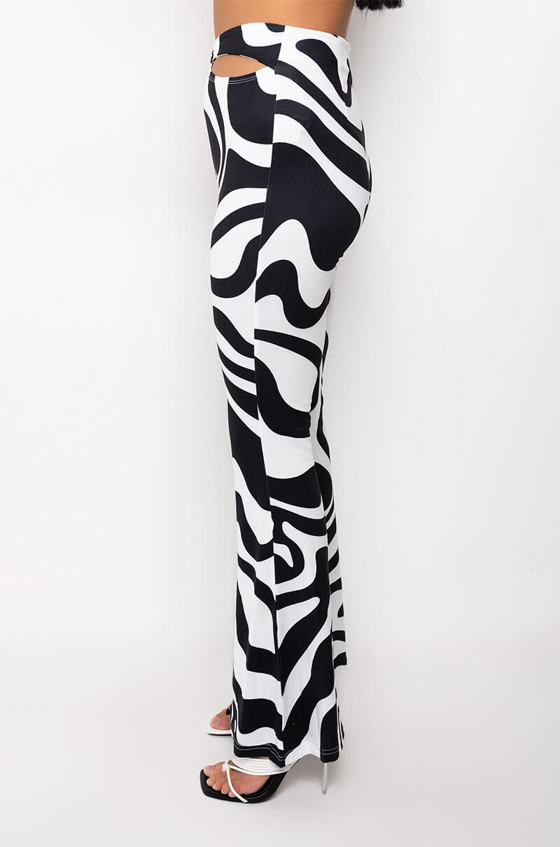 KARMA CUT OUT FLARED LEGGING
