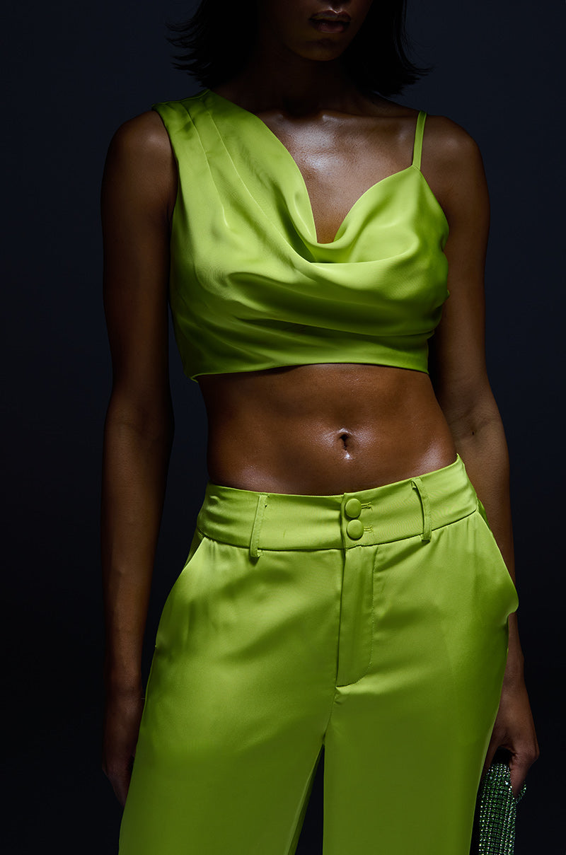 MOVE AND SHAKE CROPPED TOP