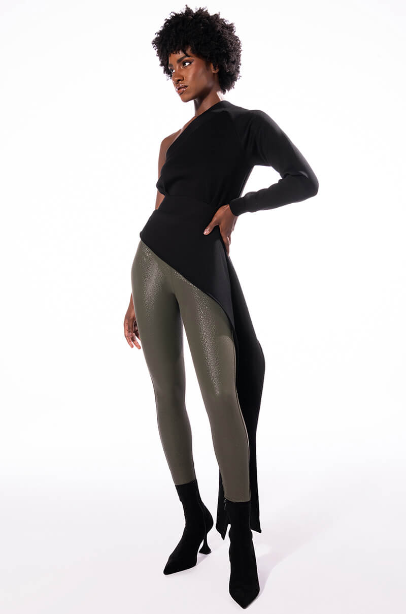 PERFECT MOMENT ASYMMETRICAL ONE SLEEVE SCUBA TOP