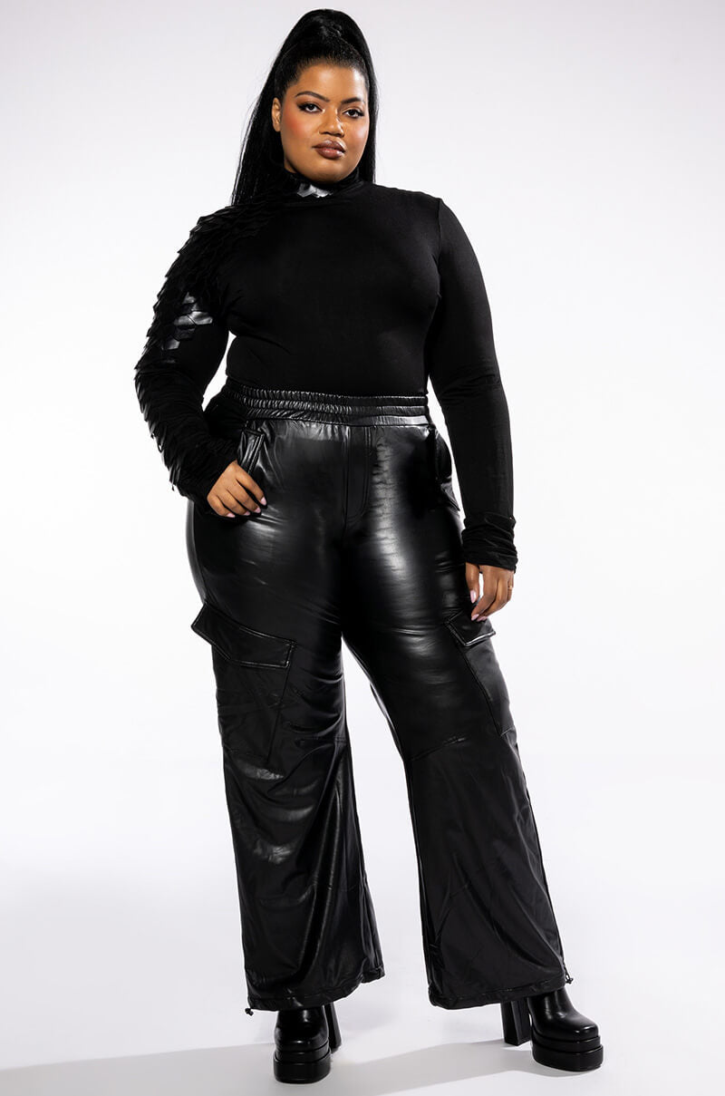 PLUS NASTASIA SCALE TOP