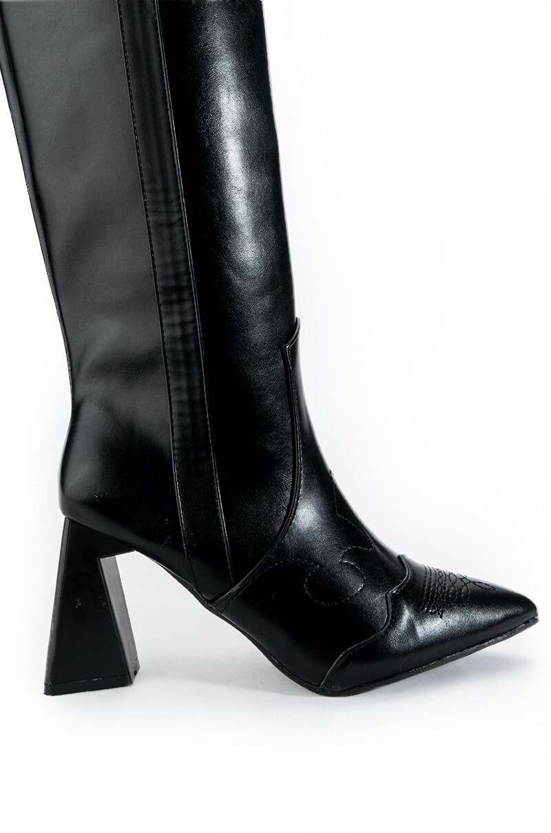POSTED BLACK KNEE HIGH BOOT
