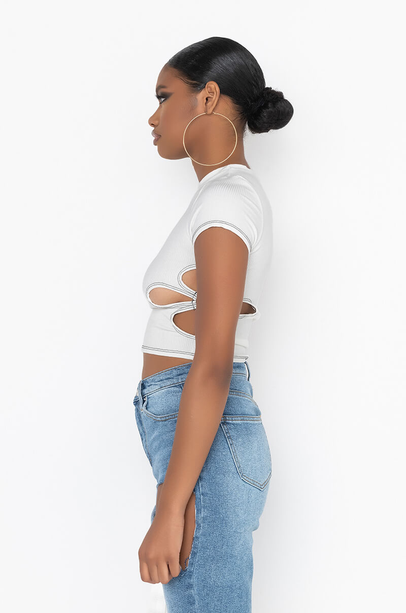 KYLIE CUT OUT RIBBED CROP TOP